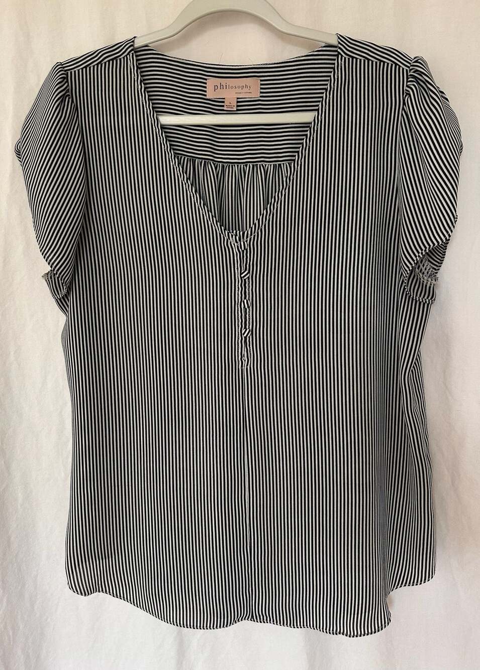 Philosophy Republic Clothing Women's Blue and White V Neck